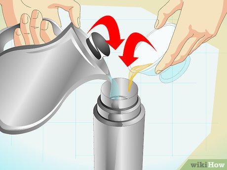 Step 2 Заполните термос кипятком.