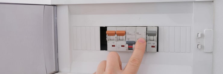 Установка реле напряжения для защиты электроприборов Установка реле напряжения для защиты электроприборов